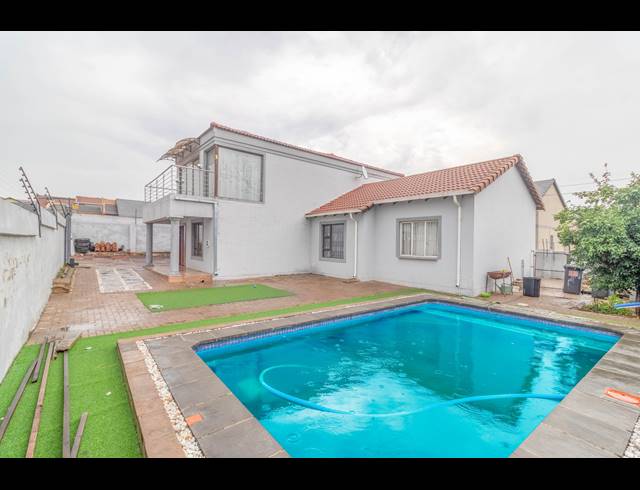 5 BEDROOM HOUSE FOR SALE IN ORMONDE